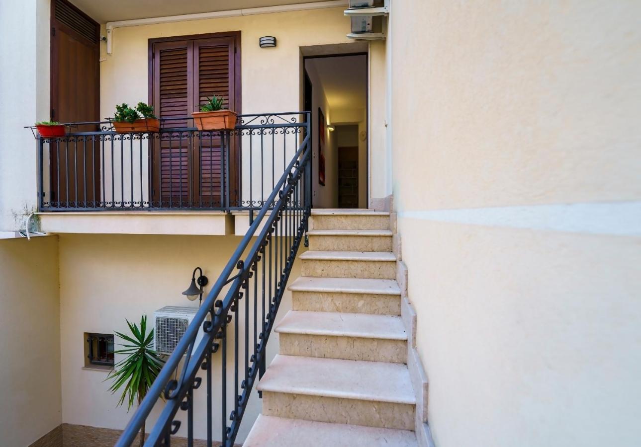 Guest Friends Apartment Trapani Luaran gambar